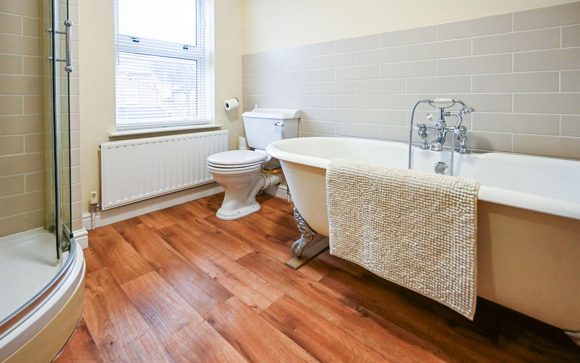 3-Bed Contractor & Family Home: Parking, WiFi, PS54