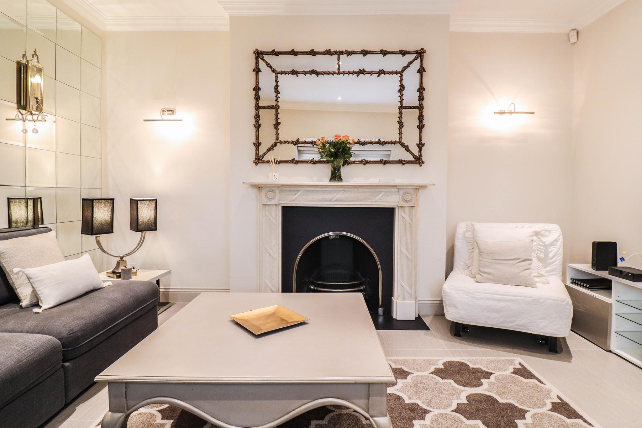 Beautiful Kensington Garden Apartment3