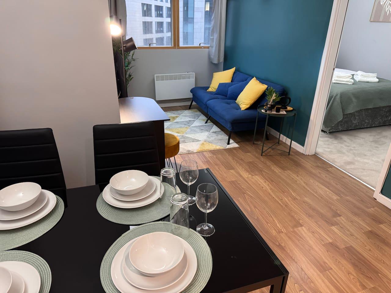 2 Bed Leeds Train Station Apartment City View3