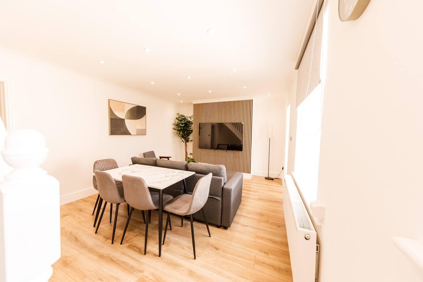 3BR Modern Stay + Wi-Fi/Parking