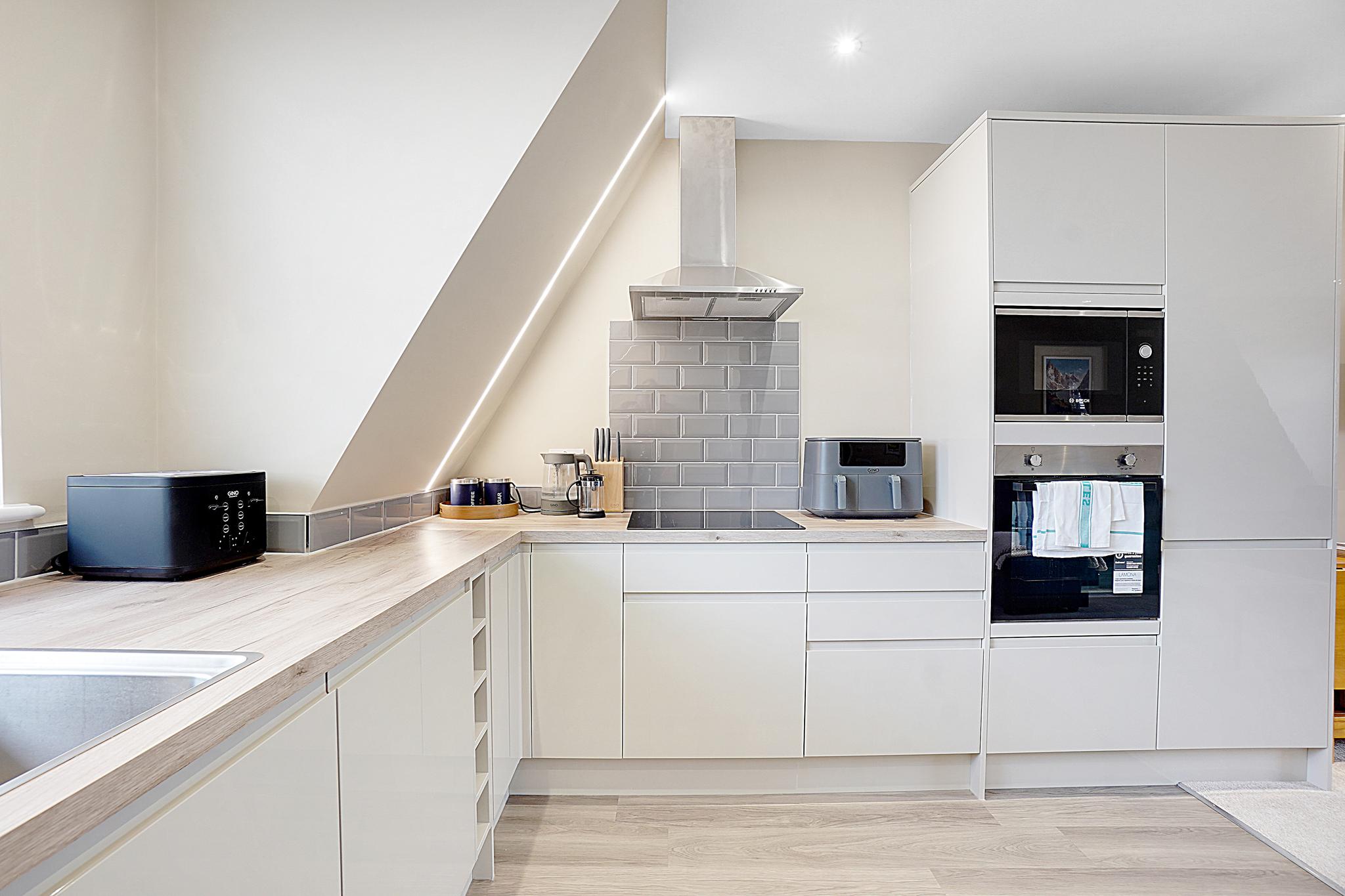 3-Bed Apartment | Dartford | A/C & Ensuite2