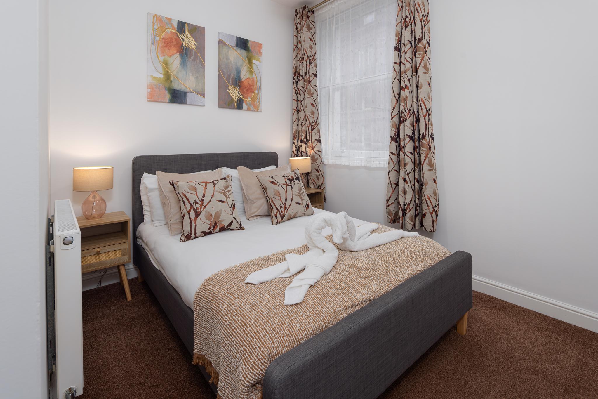 Luxury City Flat | Games Table | Cavern Quarter6