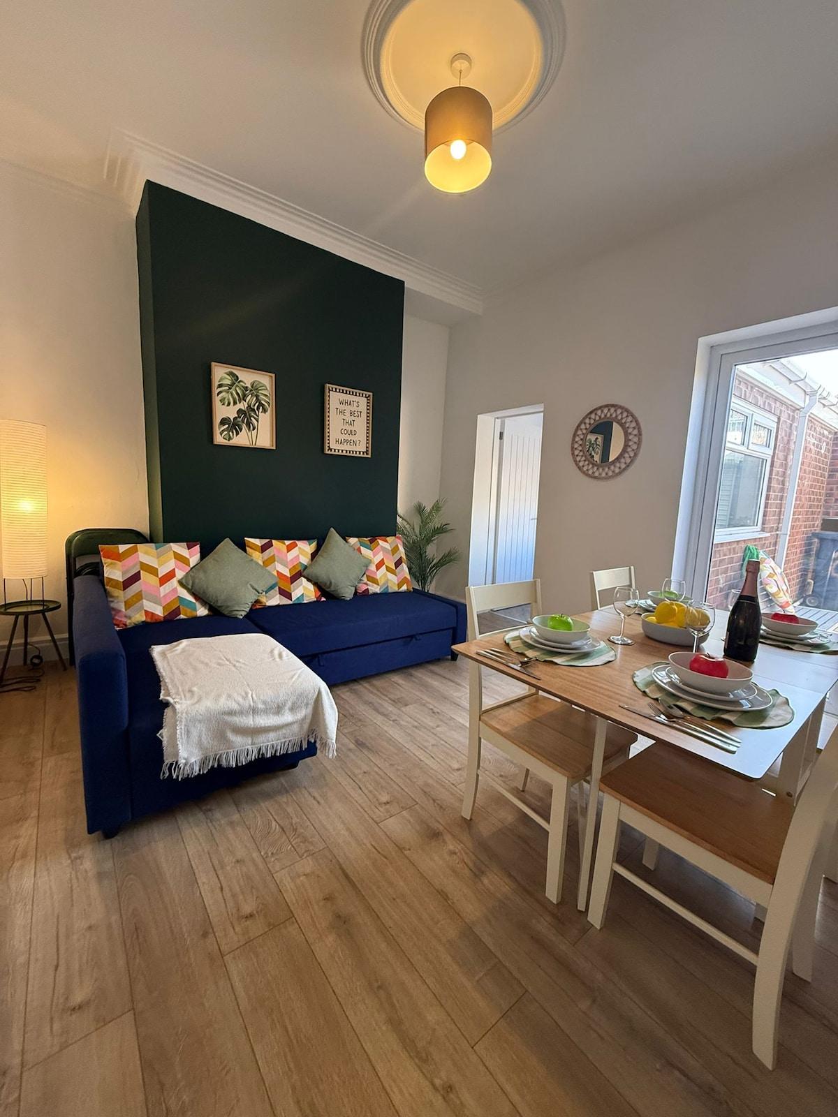 4Bed 2Bath Home - Great Location Nr Crownworks